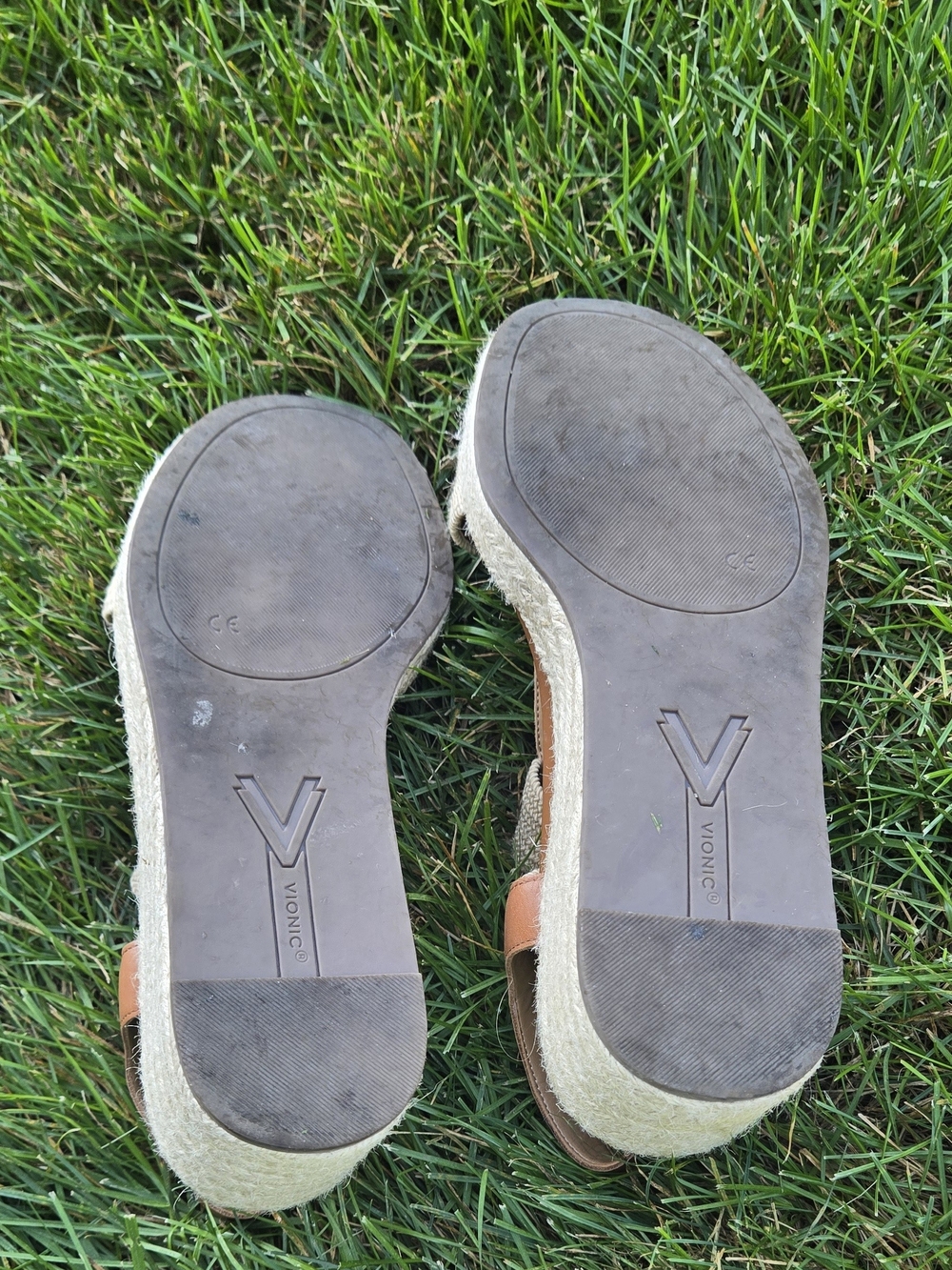 Vionic Calera Brown and Beige T-Strap Slingback Wedge Sandals! - Picture 7 of 7